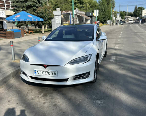 Белый Тесла Модель С, объемом двигателя 0 л и пробегом 130 тыс. км за 28200 $, фото 12 на Automoto.ua