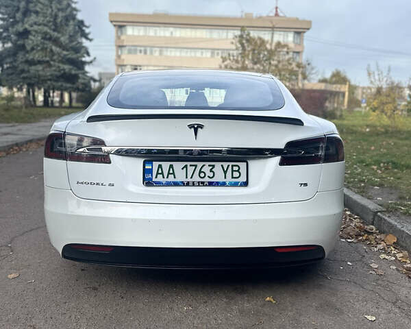 Білий Тесла Модель С, об'ємом двигуна 0 л та пробігом 75 тис. км за 15900 $, фото 4 на Automoto.ua