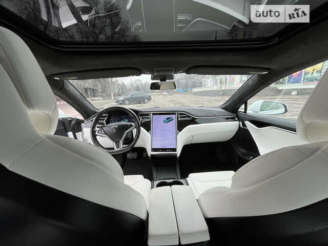 Білий Тесла Модель С, об'ємом двигуна 0 л та пробігом 115 тис. км за 25800 $, фото 8 на Automoto.ua