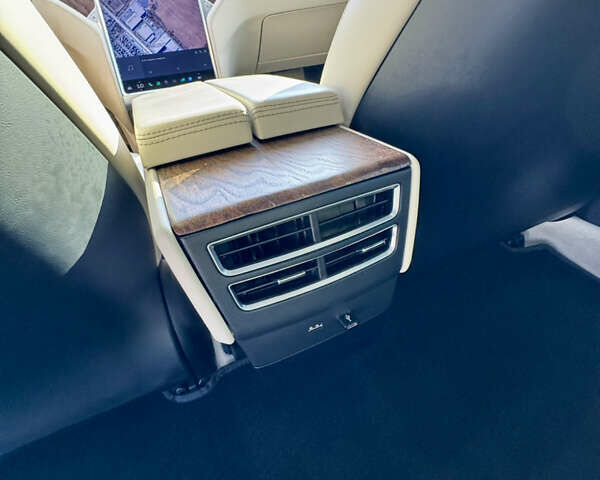 Белый Тесла Модель С, объемом двигателя 0 л и пробегом 130 тыс. км за 22800 $, фото 24 на Automoto.ua