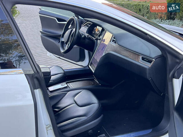 Білий Тесла Модель С, об'ємом двигуна 0 л та пробігом 130 тис. км за 21700 $, фото 14 на Automoto.ua