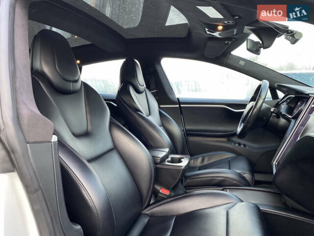 Білий Тесла Модель С, об'ємом двигуна 0 л та пробігом 246 тис. км за 16999 $, фото 80 на Automoto.ua