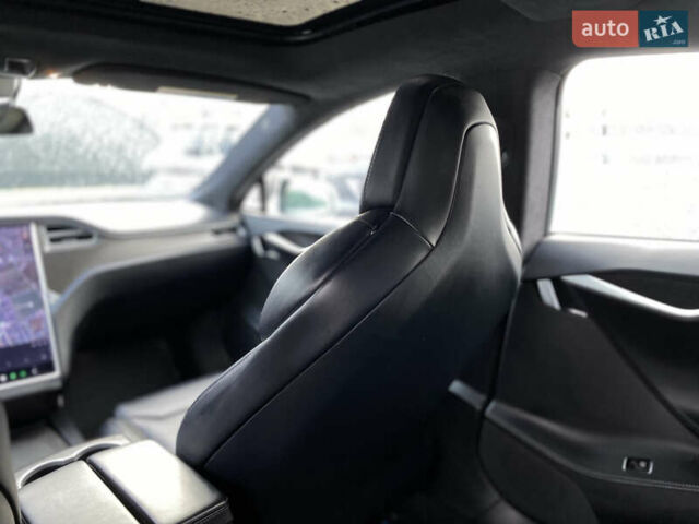 Білий Тесла Модель С, об'ємом двигуна 0 л та пробігом 246 тис. км за 16999 $, фото 90 на Automoto.ua