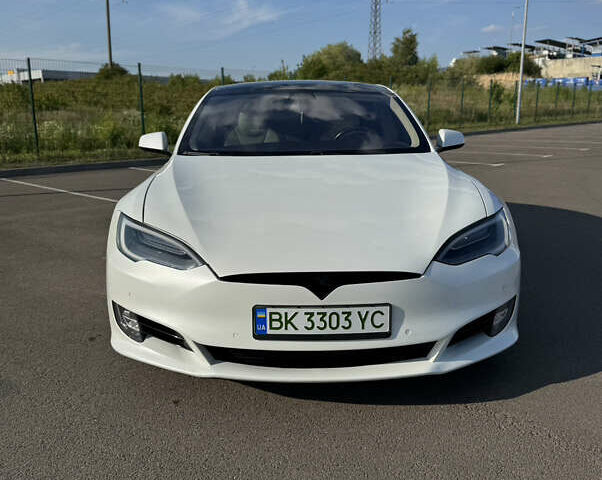 Белый Тесла Модель С, объемом двигателя 0 л и пробегом 130 тыс. км за 22800 $, фото 6 на Automoto.ua