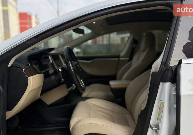 Белый Тесла Модель С, объемом двигателя 0 л и пробегом 102 тыс. км за 17990 $, фото 34 на Automoto.ua