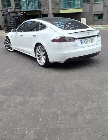 Белый Тесла Модель С, объемом двигателя 0 л и пробегом 42 тыс. км за 25000 $, фото 1 на Automoto.ua
