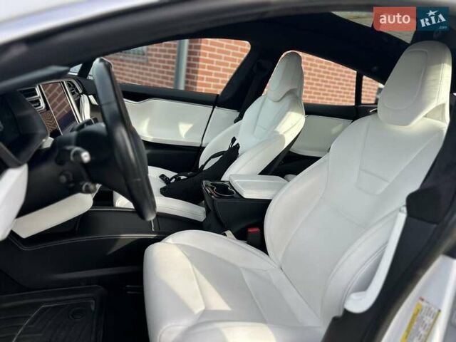 Белый Тесла Модель С, объемом двигателя 0 л и пробегом 99 тыс. км за 23900 $, фото 12 на Automoto.ua