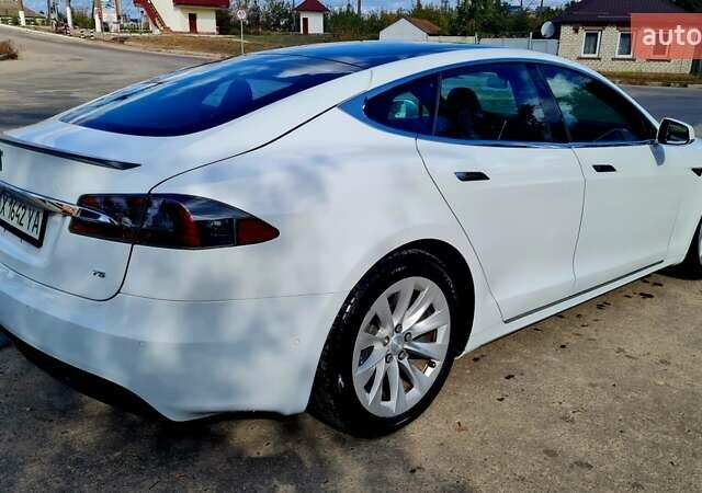 Белый Тесла Модель С, объемом двигателя 0 л и пробегом 160 тыс. км за 22999 $, фото 31 на Automoto.ua