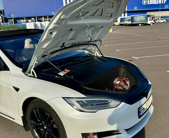 Белый Тесла Модель С, объемом двигателя 0 л и пробегом 130 тыс. км за 22800 $, фото 42 на Automoto.ua