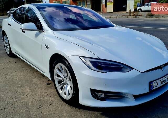 Белый Тесла Модель С, объемом двигателя 0 л и пробегом 160 тыс. км за 22999 $, фото 29 на Automoto.ua