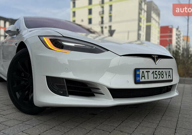 Белый Тесла Модель С, объемом двигателя 0 л и пробегом 102 тыс. км за 17990 $, фото 8 на Automoto.ua