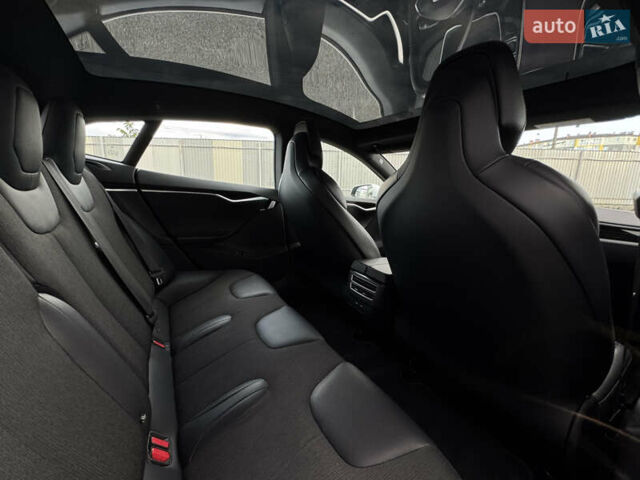 Білий Тесла Модель С, об'ємом двигуна 0 л та пробігом 130 тис. км за 18000 $, фото 20 на Automoto.ua
