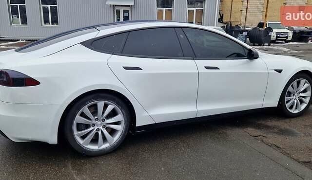 Белый Тесла Модель С, объемом двигателя 0 л и пробегом 207 тыс. км за 19300 $, фото 8 на Automoto.ua