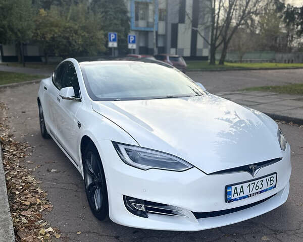 Білий Тесла Модель С, об'ємом двигуна 0 л та пробігом 75 тис. км за 15900 $, фото 2 на Automoto.ua