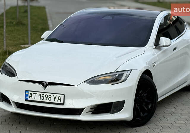 Белый Тесла Модель С, объемом двигателя 0 л и пробегом 102 тыс. км за 17990 $, фото 5 на Automoto.ua