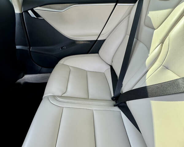 Белый Тесла Модель С, объемом двигателя 0 л и пробегом 130 тыс. км за 22800 $, фото 23 на Automoto.ua