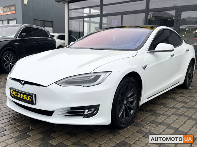 Белый Тесла Модель С, объемом двигателя 75 л и пробегом 147 тыс. км за 26500 $, фото 2 на Automoto.ua