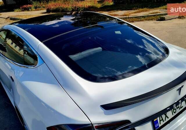 Белый Тесла Модель С, объемом двигателя 0 л и пробегом 160 тыс. км за 22999 $, фото 34 на Automoto.ua
