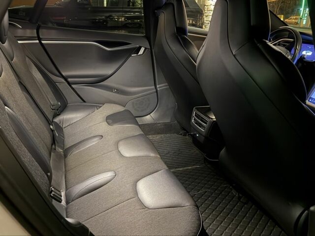 Белый Тесла Модель С, объемом двигателя 0 л и пробегом 218 тыс. км за 17000 $, фото 14 на Automoto.ua