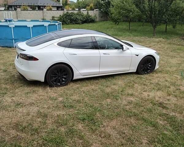 Белый Тесла Модель С, объемом двигателя 0 л и пробегом 250 тыс. км за 15500 $, фото 21 на Automoto.ua