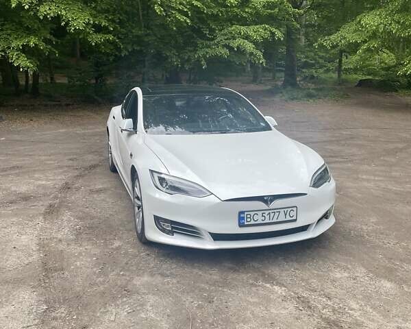 Белый Тесла Модель С, объемом двигателя 0 л и пробегом 90 тыс. км за 18000 $, фото 4 на Automoto.ua