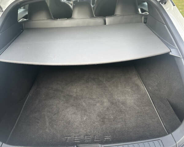 Білий Тесла Модель С, об'ємом двигуна 0 л та пробігом 75 тис. км за 15900 $, фото 10 на Automoto.ua