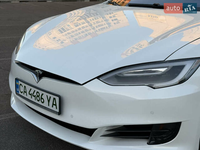 Білий Тесла Модель С, об'ємом двигуна 0 л та пробігом 130 тис. км за 21700 $, фото 10 на Automoto.ua