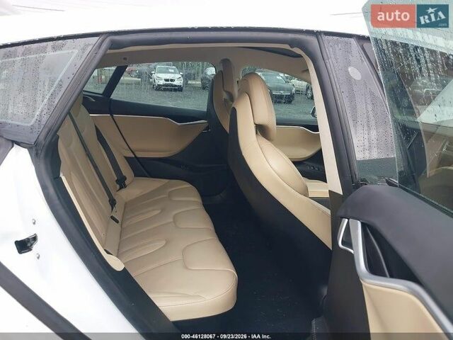 Білий Тесла Модель С, об'ємом двигуна 0 л та пробігом 118 тис. км за 6200 $, фото 6 на Automoto.ua