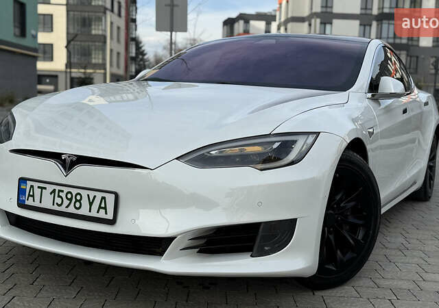 Белый Тесла Модель С, объемом двигателя 0 л и пробегом 102 тыс. км за 17990 $, фото 15 на Automoto.ua