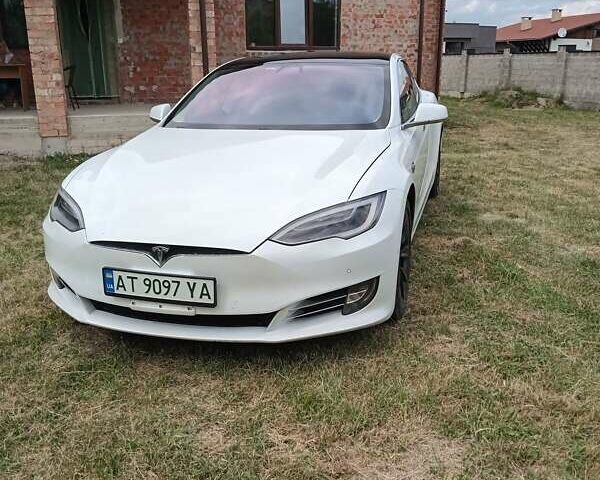Белый Тесла Модель С, объемом двигателя 0 л и пробегом 250 тыс. км за 15500 $, фото 8 на Automoto.ua