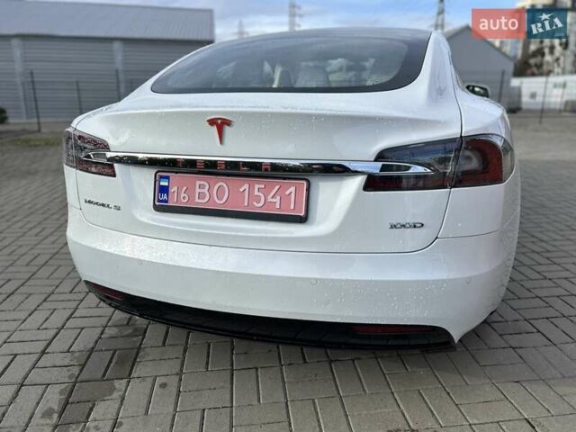 Белый Тесла Модель С, объемом двигателя 0 л и пробегом 99 тыс. км за 23900 $, фото 6 на Automoto.ua