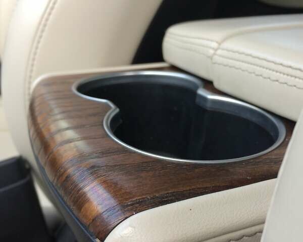 Белый Тесла Модель С, объемом двигателя 0 л и пробегом 162 тыс. км за 26500 $, фото 18 на Automoto.ua