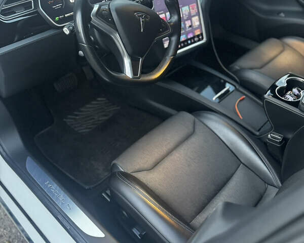 Тесла Модель С 2017 в Киеве на Automoto.ua Белый Тесла Модель С, объемом двигателя 0 л и пробегом 75 тыс. км за 15700 $, фото 11 на Automoto.ua