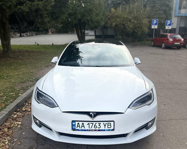 Білий Тесла Модель С, об'ємом двигуна 0 л та пробігом 75 тис. км за 15900 $, фото 1 на Automoto.ua