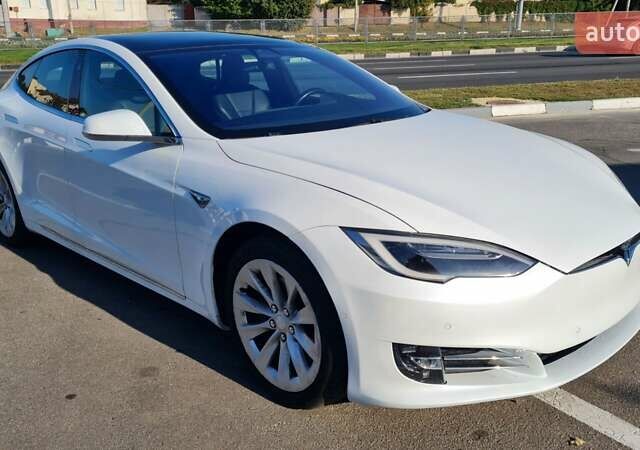 Белый Тесла Модель С, объемом двигателя 0 л и пробегом 160 тыс. км за 22999 $, фото 10 на Automoto.ua