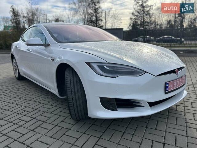 Белый Тесла Модель С, объемом двигателя 0 л и пробегом 99 тыс. км за 23900 $, фото 2 на Automoto.ua