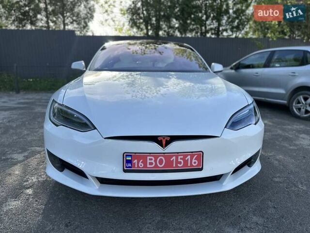 Белый Тесла Модель С, объемом двигателя 0 л и пробегом 99 тыс. км за 24500 $, фото 2 на Automoto.ua