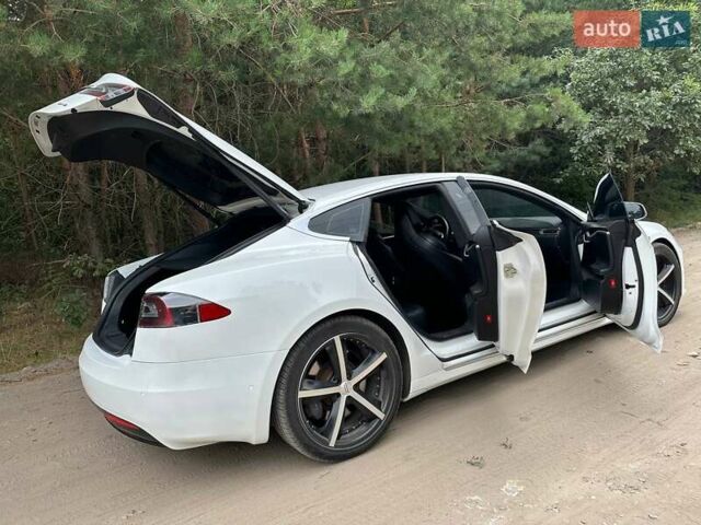Белый Тесла Модель С, объемом двигателя 0 л и пробегом 162 тыс. км за 20900 $, фото 3 на Automoto.ua