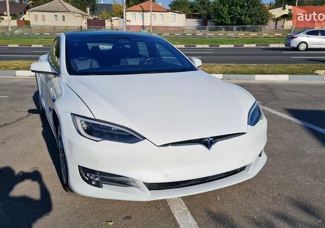 Белый Тесла Модель С, объемом двигателя 0 л и пробегом 160 тыс. км за 22999 $, фото 11 на Automoto.ua