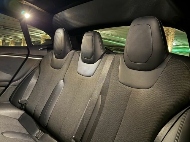 Белый Тесла Модель С, объемом двигателя 0 л и пробегом 218 тыс. км за 17000 $, фото 13 на Automoto.ua