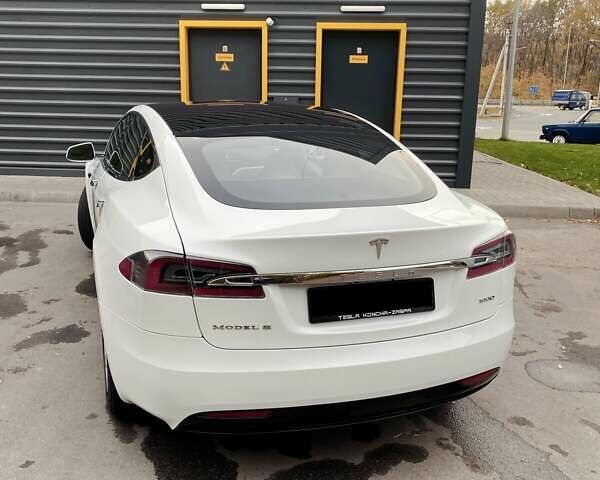 Белый Тесла Модель С, объемом двигателя 0 л и пробегом 176 тыс. км за 22400 $, фото 2 на Automoto.ua