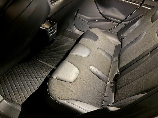 Белый Тесла Модель С, объемом двигателя 0 л и пробегом 218 тыс. км за 17000 $, фото 12 на Automoto.ua