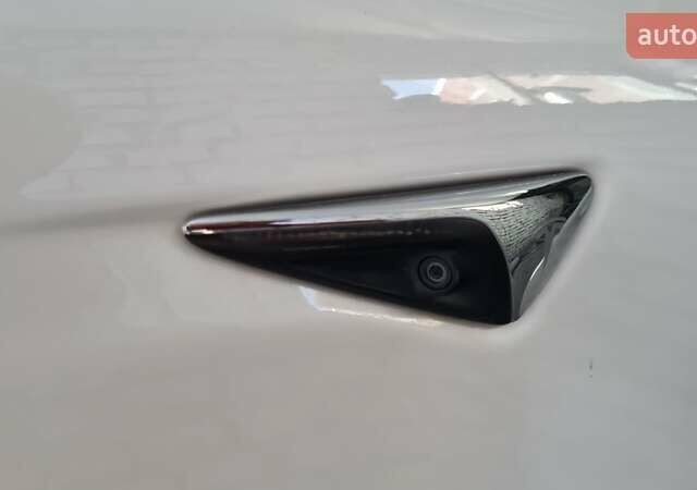 Белый Тесла Модель С, объемом двигателя 0 л и пробегом 160 тыс. км за 22999 $, фото 26 на Automoto.ua