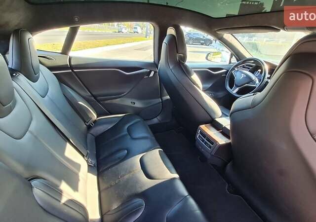 Белый Тесла Модель С, объемом двигателя 0 л и пробегом 160 тыс. км за 22999 $, фото 19 на Automoto.ua