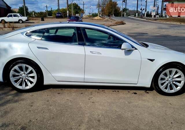 Белый Тесла Модель С, объемом двигателя 0 л и пробегом 160 тыс. км за 22999 $, фото 30 на Automoto.ua