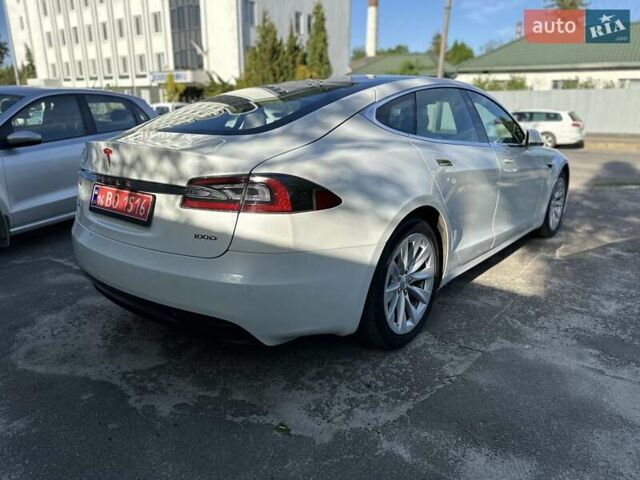 Белый Тесла Модель С, объемом двигателя 0 л и пробегом 99 тыс. км за 24500 $, фото 4 на Automoto.ua