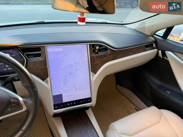 Білий Тесла Модель С, об'ємом двигуна 0 л та пробігом 122 тис. км за 18000 $, фото 23 на Automoto.ua