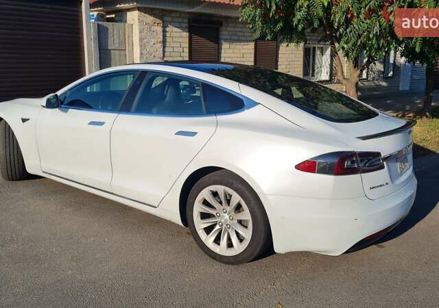 Белый Тесла Модель С, объемом двигателя 0 л и пробегом 160 тыс. км за 22999 $, фото 25 на Automoto.ua