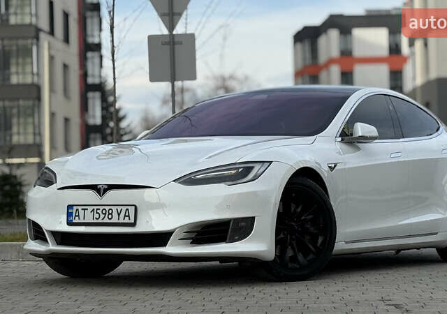 Белый Тесла Модель С, объемом двигателя 0 л и пробегом 102 тыс. км за 17990 $, фото 11 на Automoto.ua