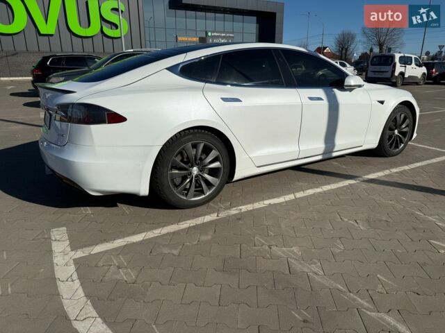 Белый Тесла Модель С, объемом двигателя 0 л и пробегом 108 тыс. км за 22999 $, фото 4 на Automoto.ua